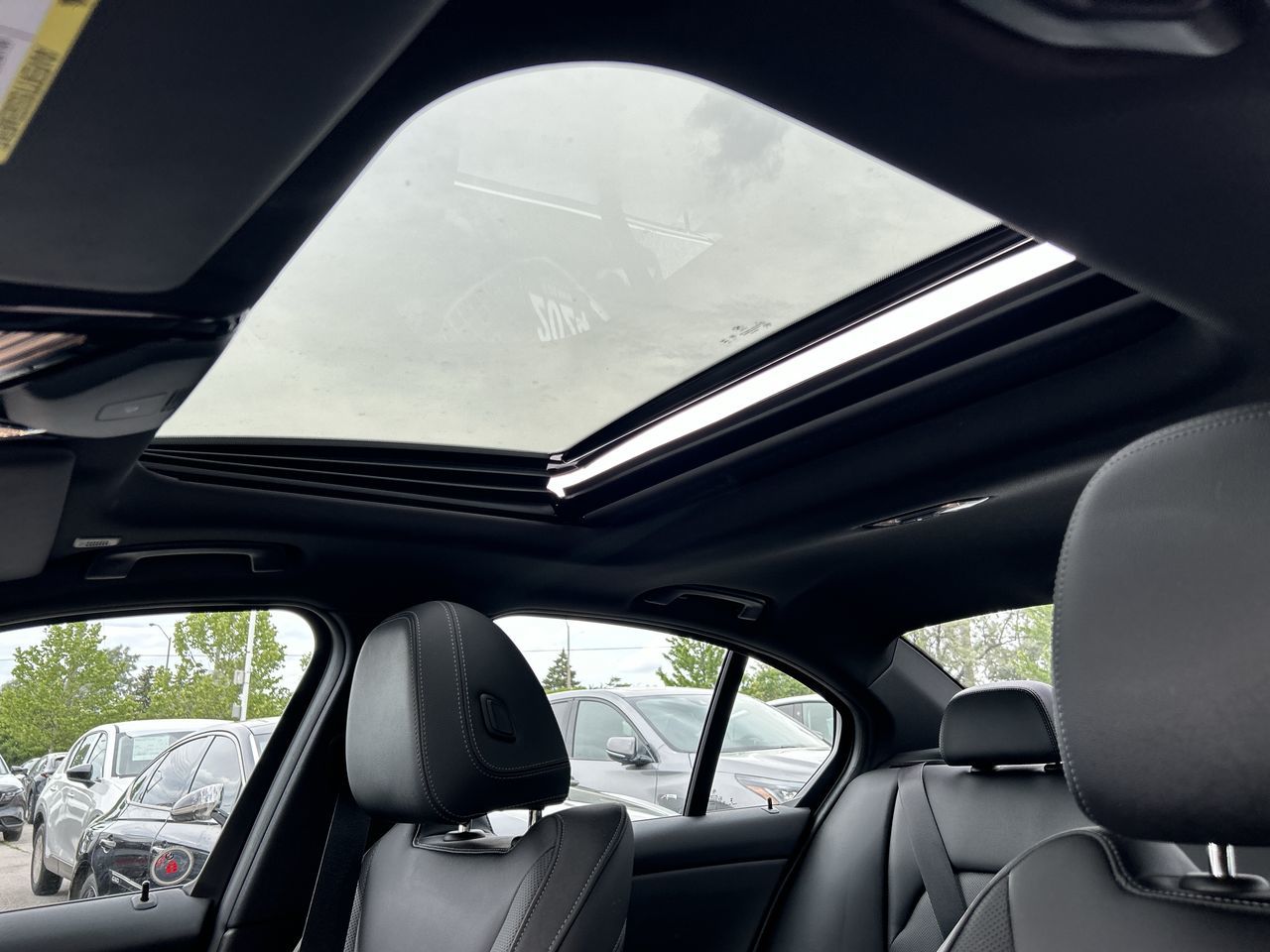 2023 BMW 330i