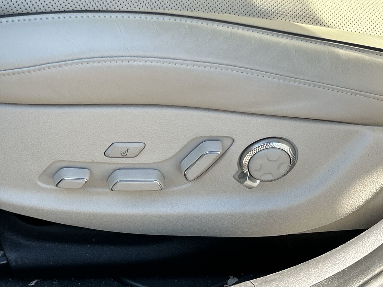 GENESIS G80  2024