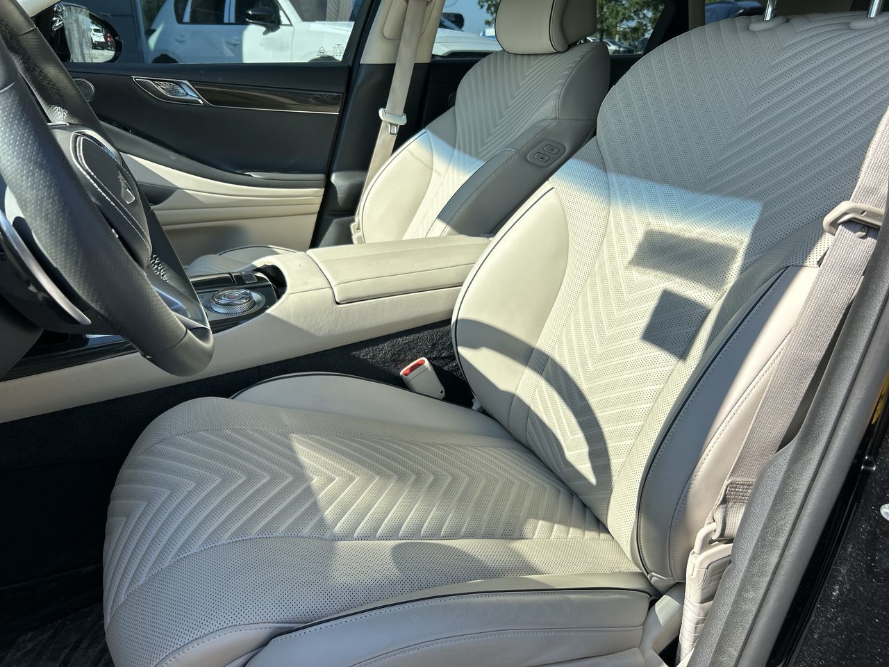 GENESIS G80  2024