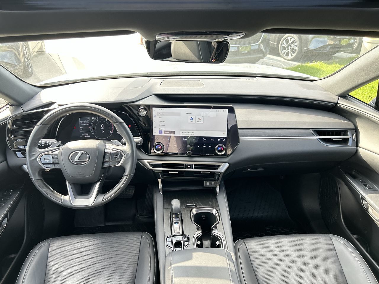 Lexus RX  2023