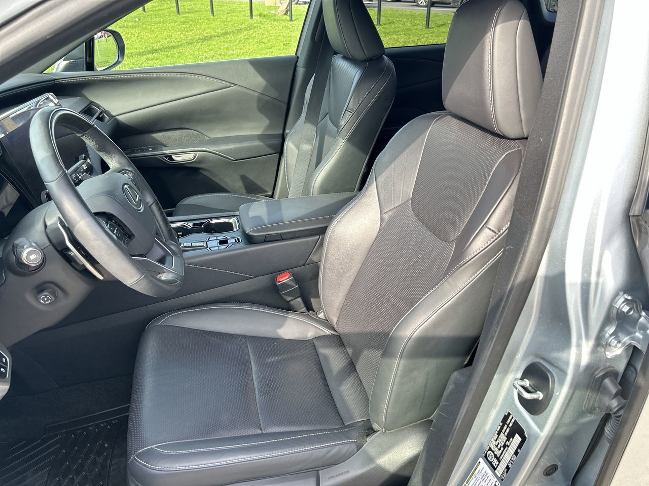 Lexus RX  2023