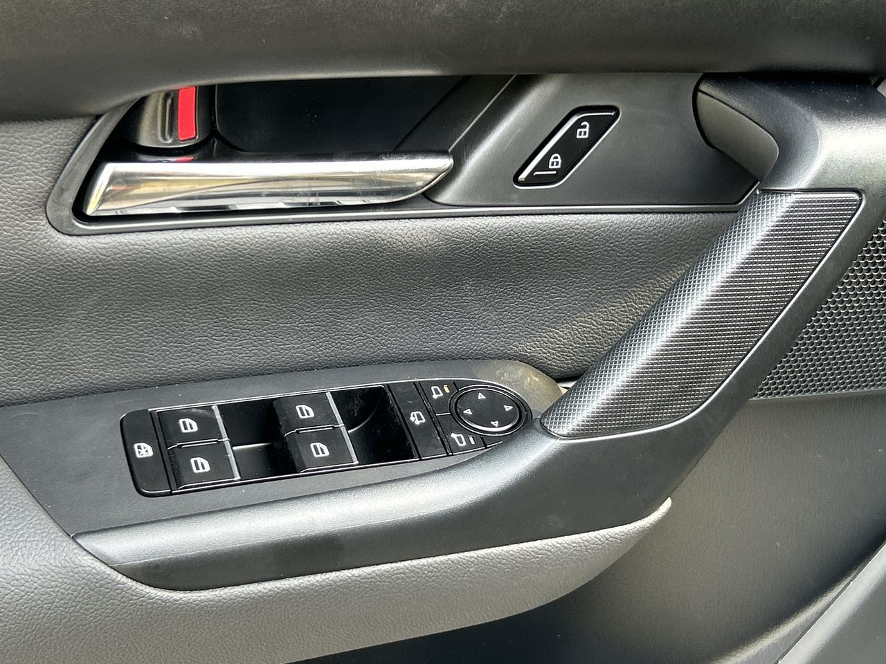 Mazda CX-50  2025