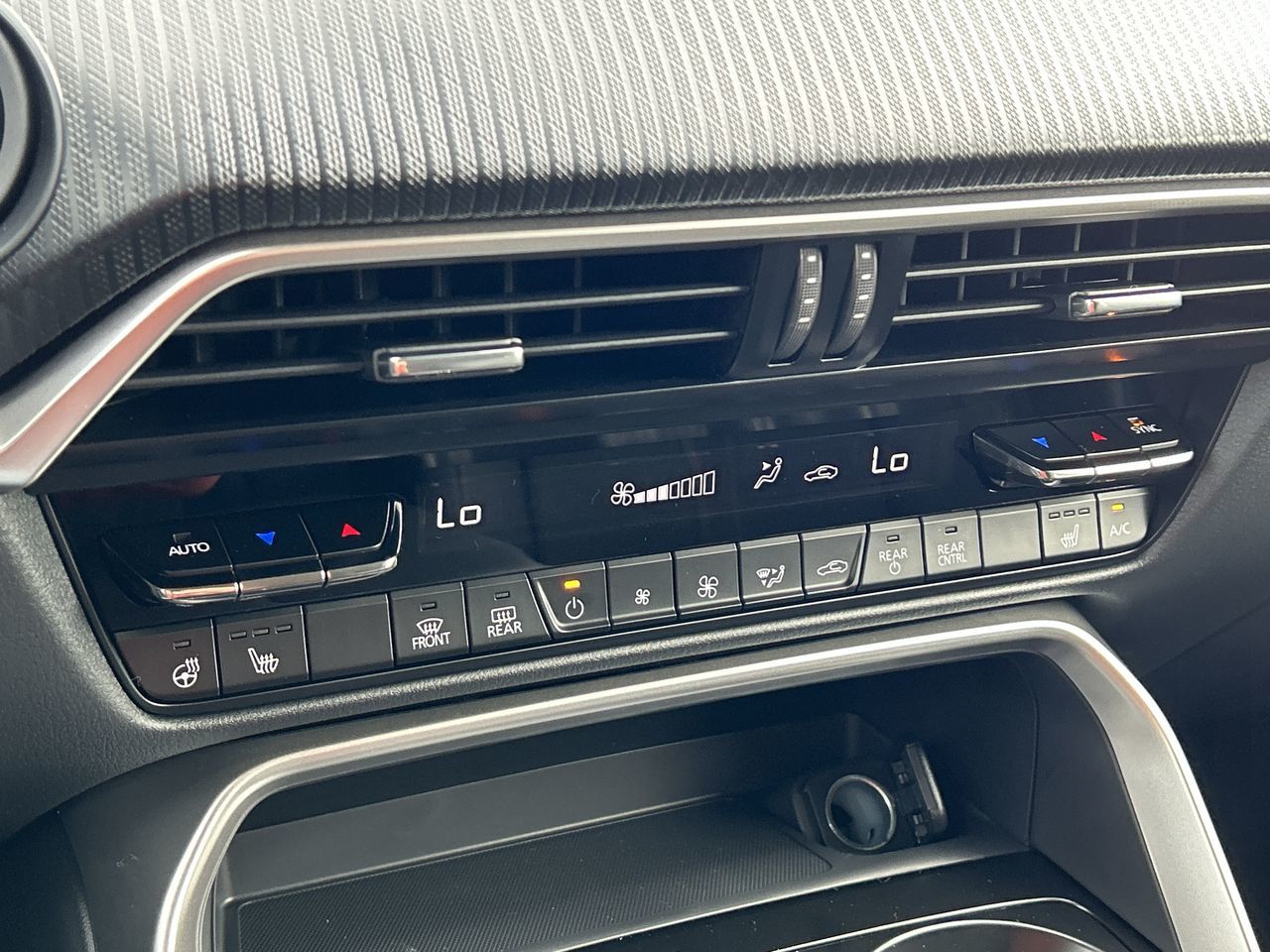 2025 Mazda CX-70 Hybrid in Scarborough, Ontario