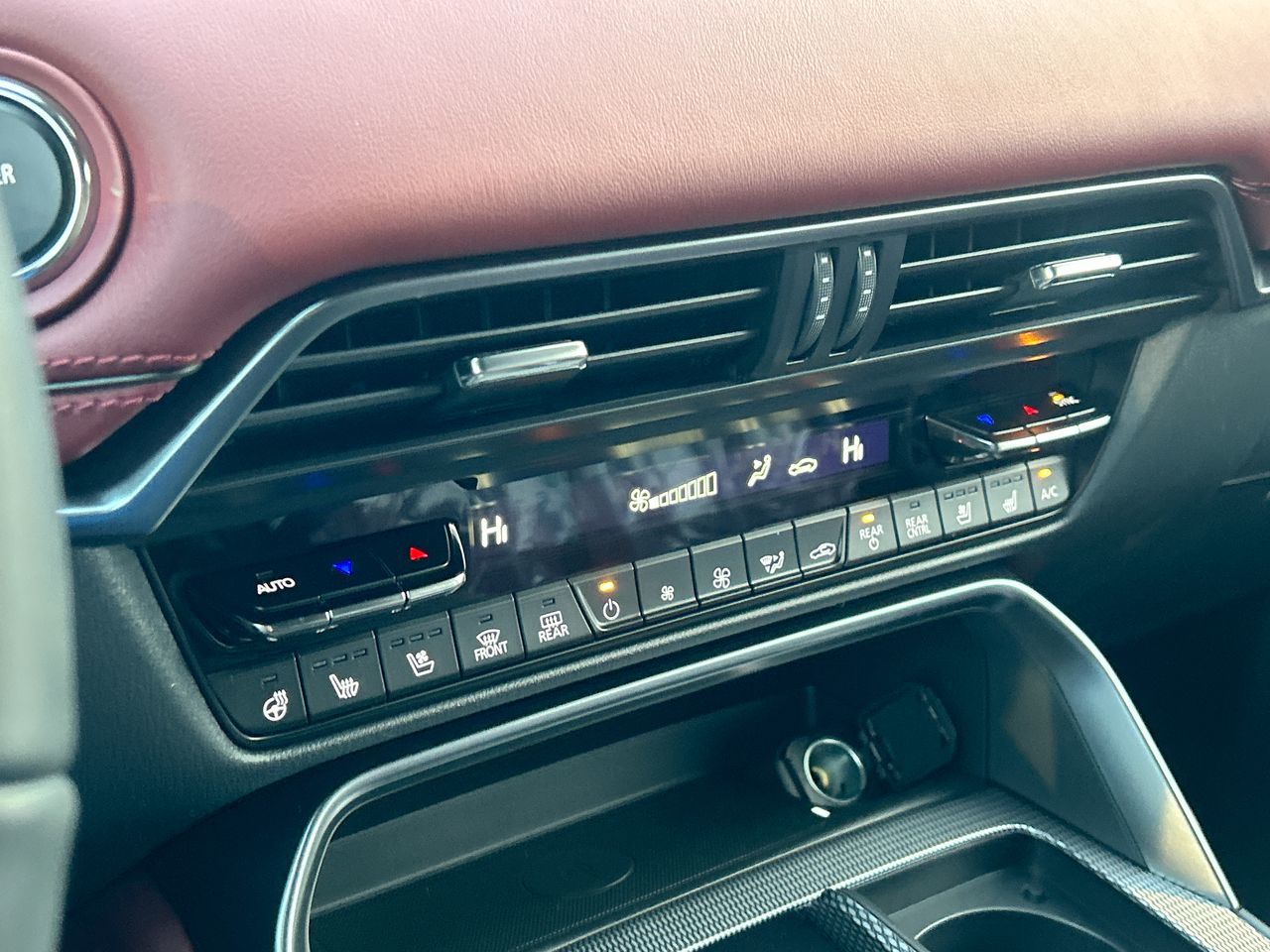 Mazda CX-70 Plug-In Hybrid  2026