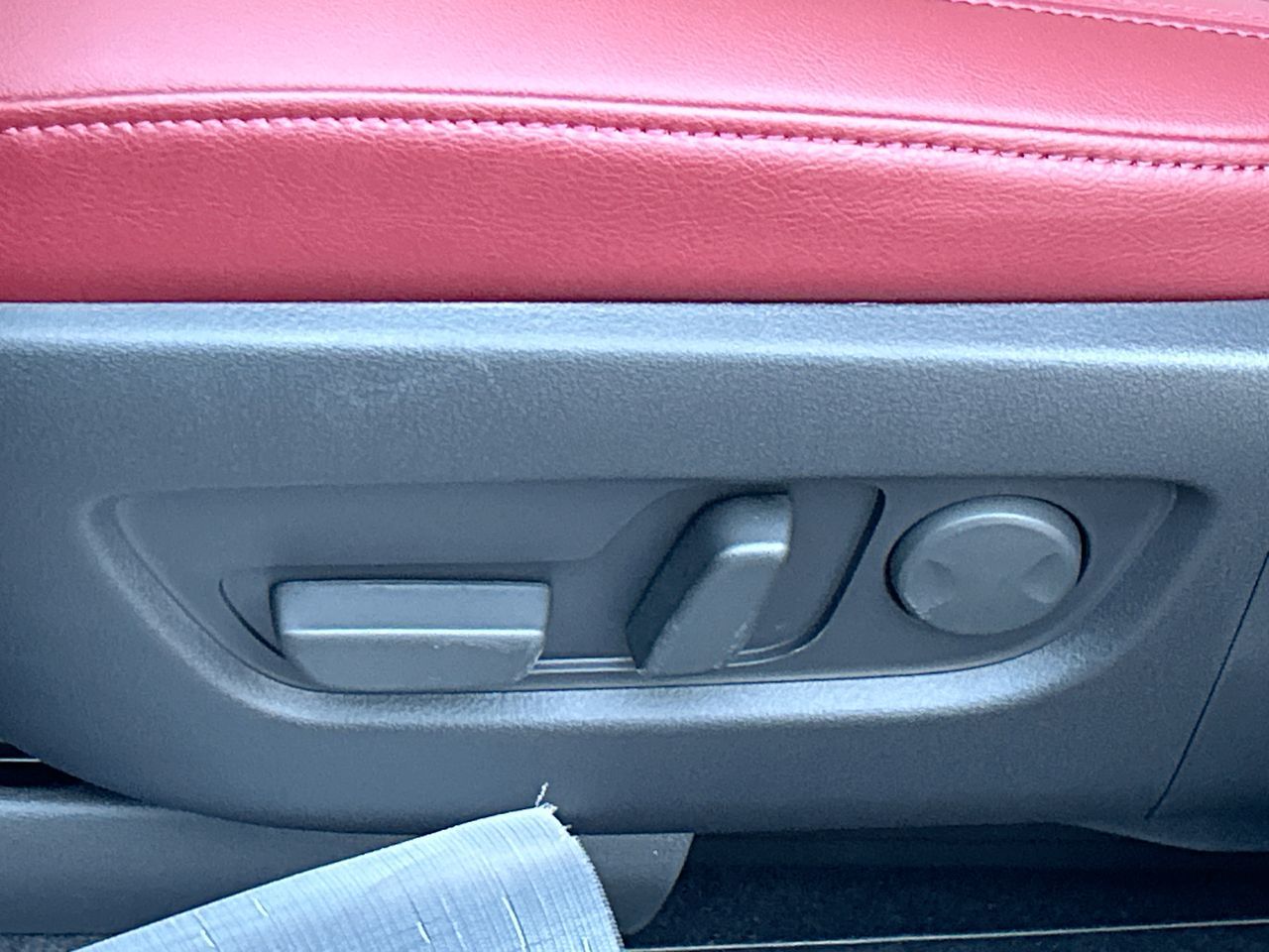 Mazda CX-70 Plug-In Hybrid  2026