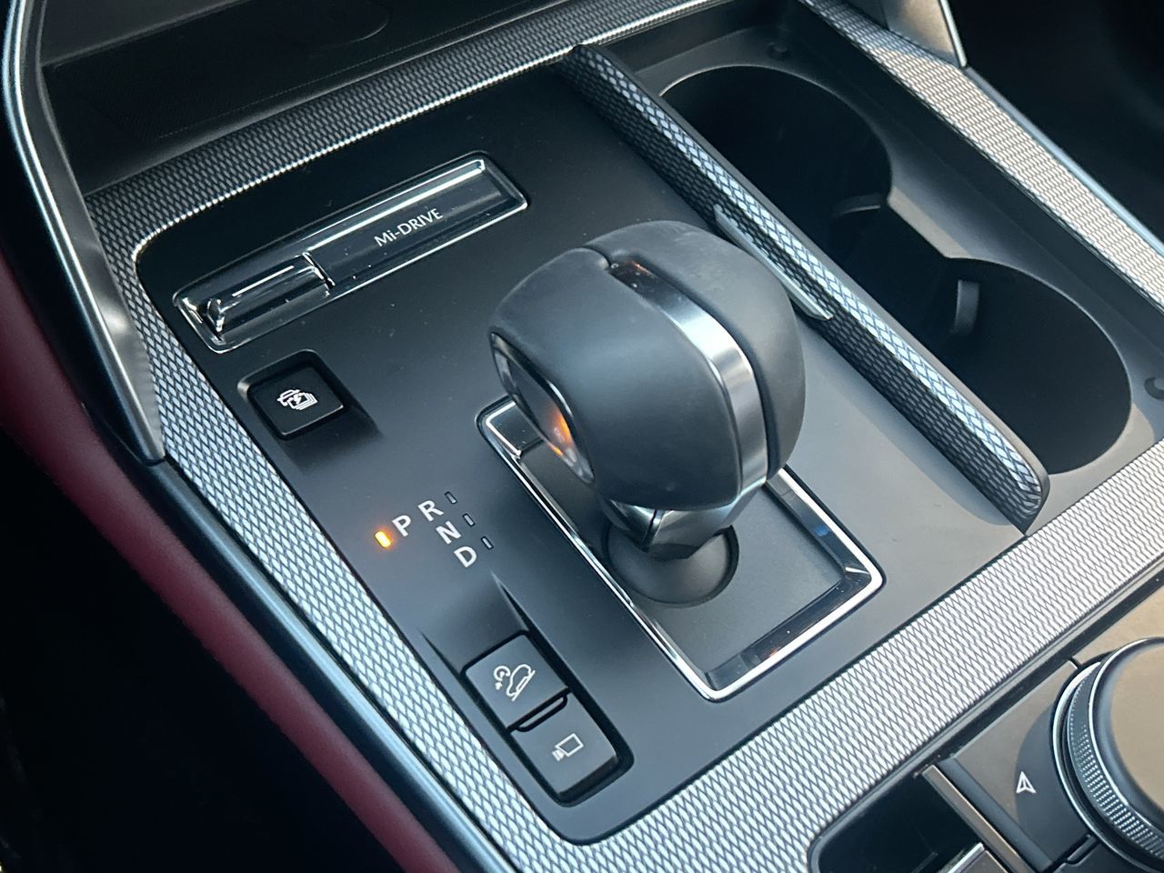 Mazda CX-70 Plug-In Hybrid  2026