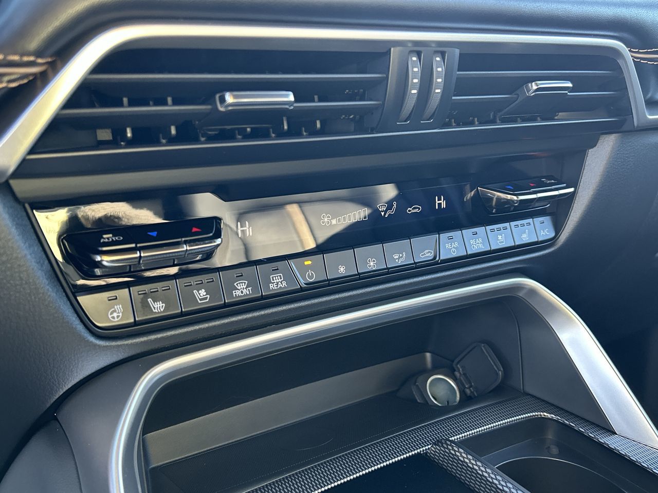 2025 Mazda CX-90 Plug-In Hybrid in Scarborough, Ontario