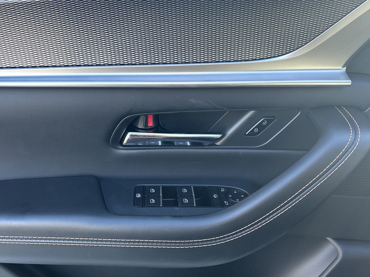 2025 Mazda CX-90 Plug-In Hybrid in Scarborough, Ontario