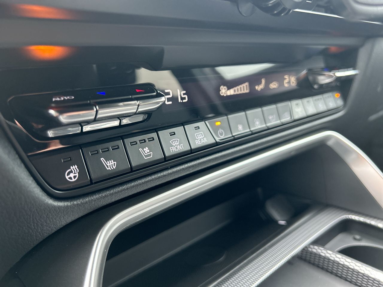 2025 Mazda CX-90 Plug-In Hybrid in Scarborough, Ontario