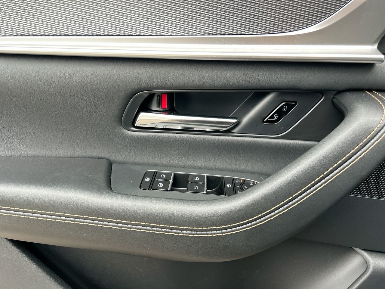 2025 Mazda CX-90 Plug-In Hybrid in Scarborough, Ontario