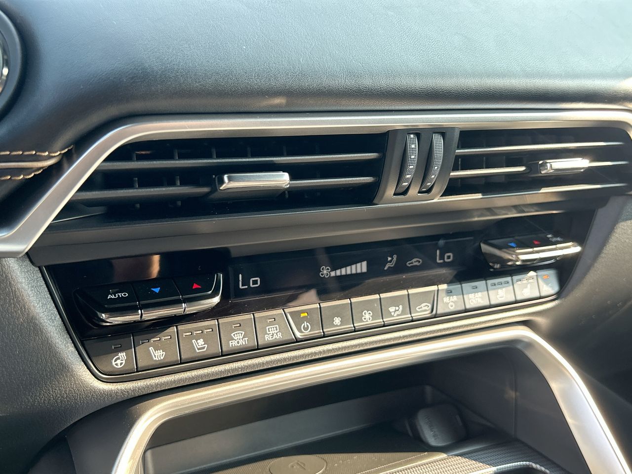 Mazda CX-90 Plug-In Hybrid  2025