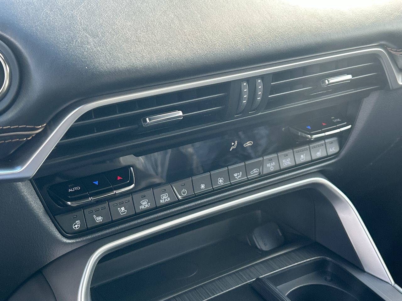 Mazda CX-90 Plug-In Hybrid  2026