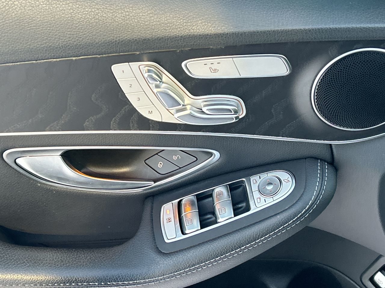 Mercedes-Benz C300  2020