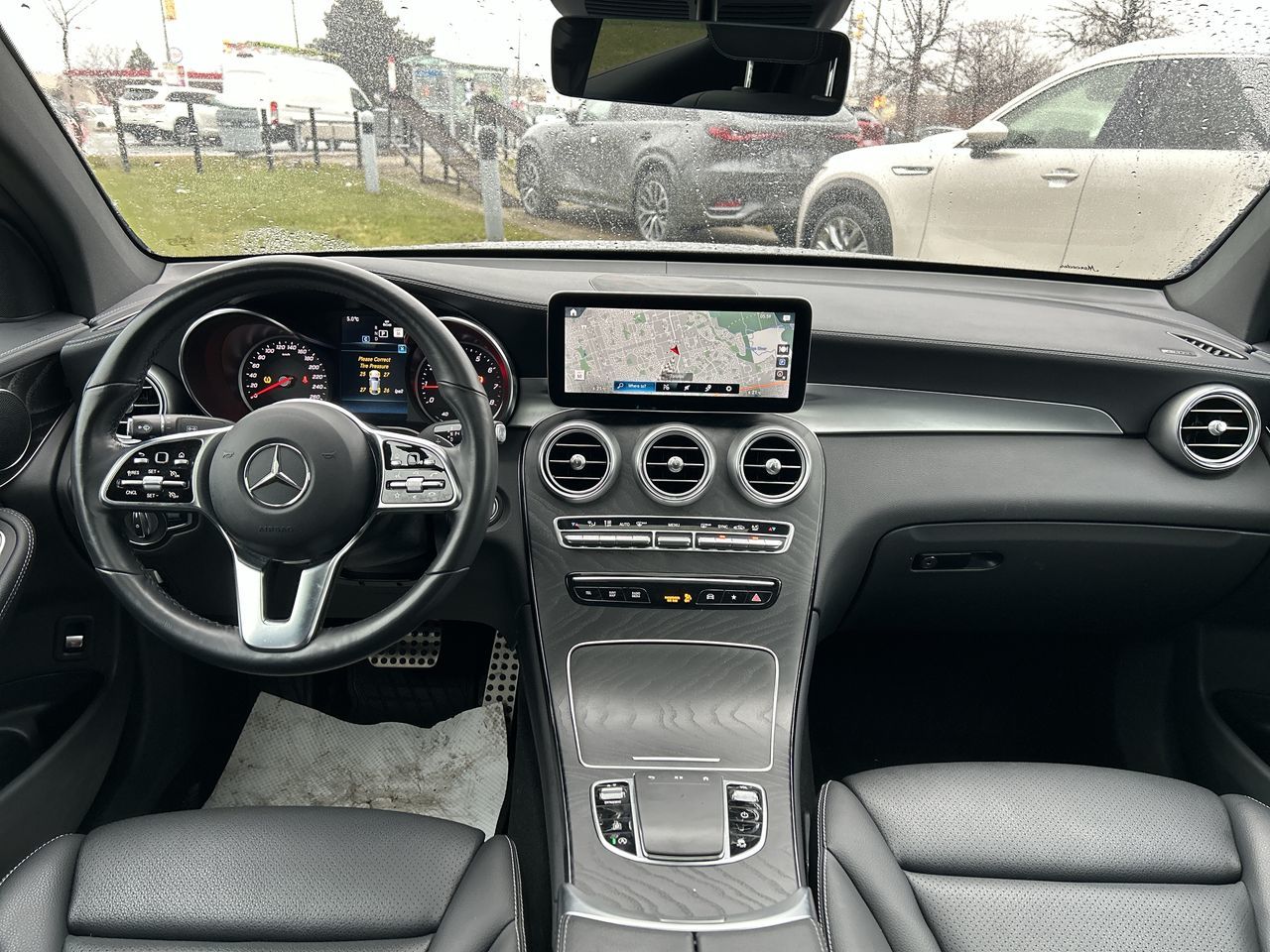 Mercedes-Benz GLC300  2023