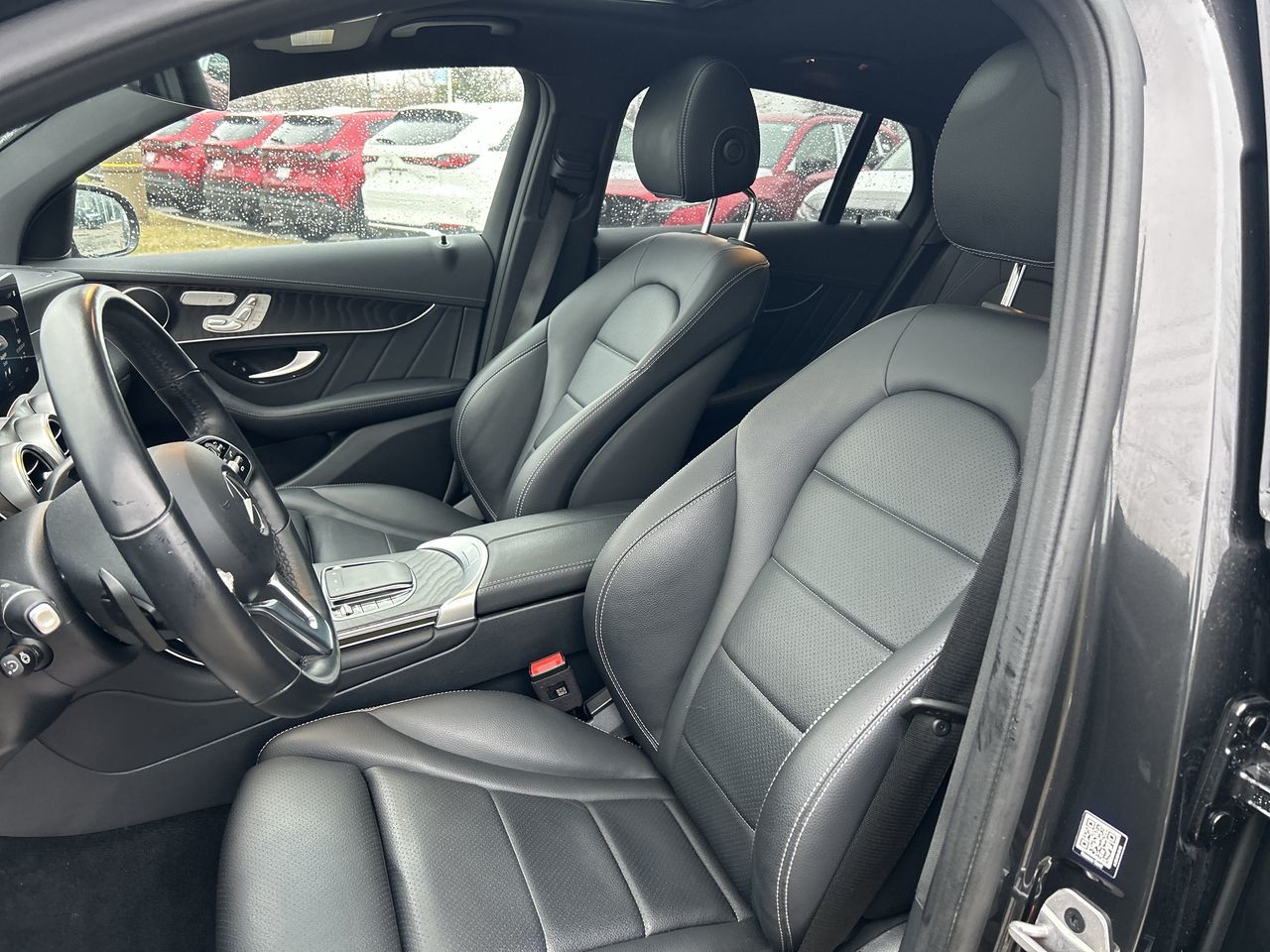 Mercedes-Benz GLC300  2023