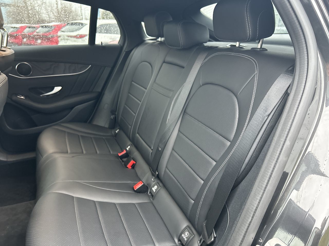 Mercedes-Benz GLC300  2023