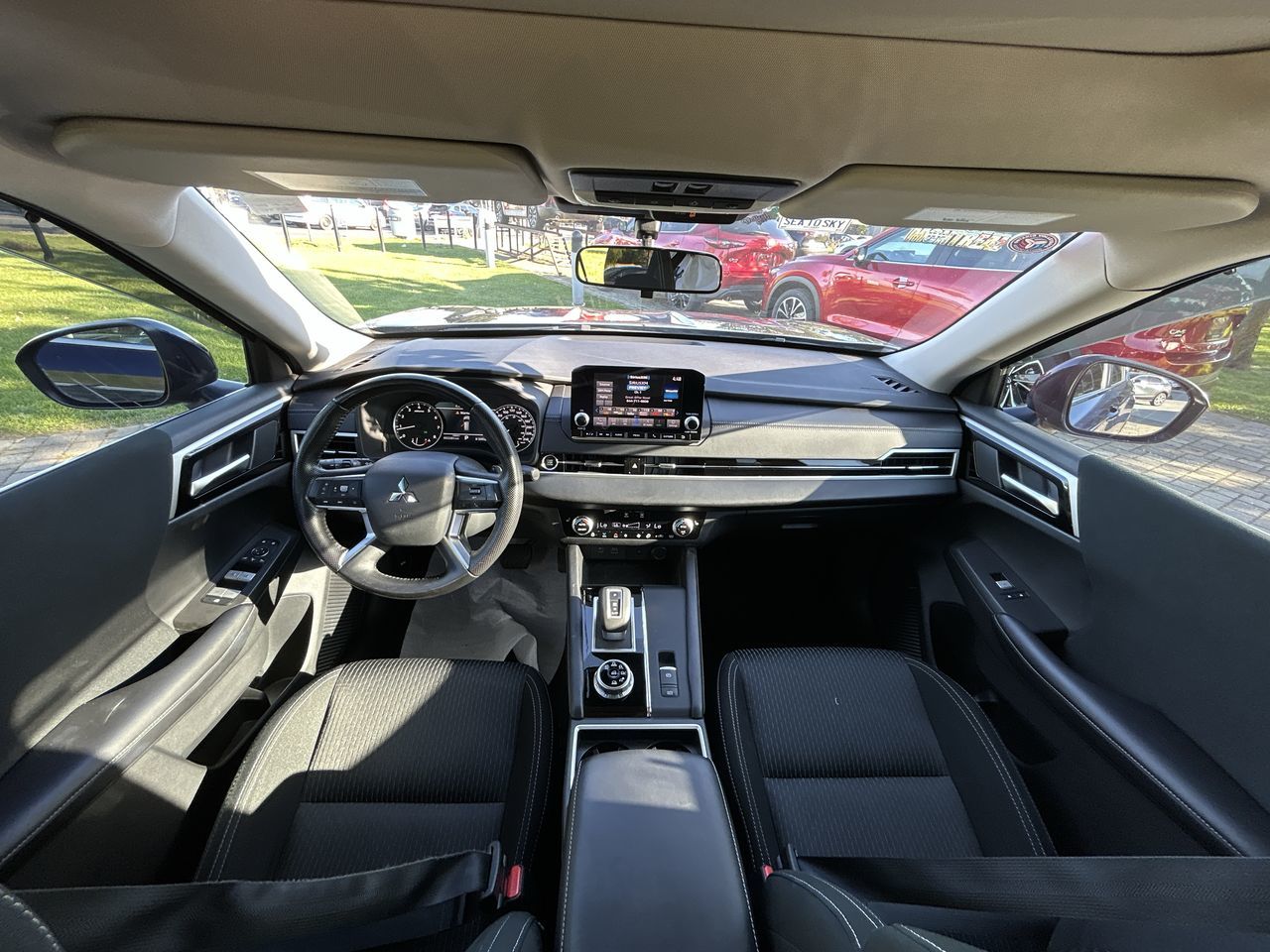 Mitsubishi Outlander  2022