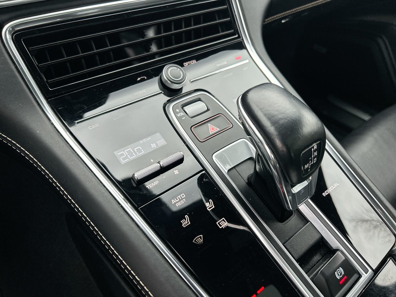 2020 Porsche Panamera in Scarborough, Ontario