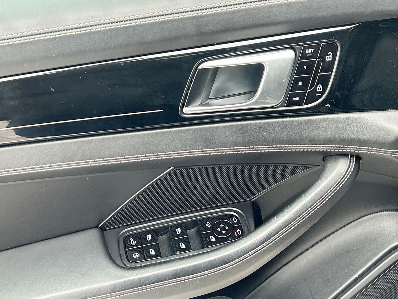 2020 Porsche Panamera in Scarborough, Ontario