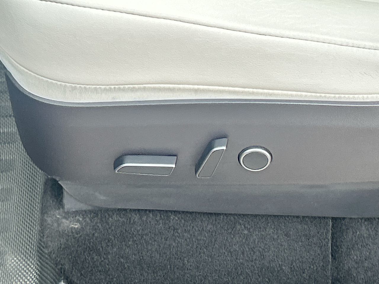 Tesla Model Y  2022