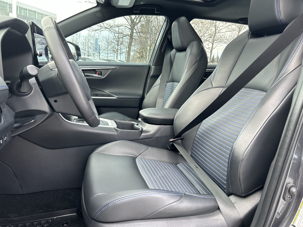 Toyota RAV4 Hybrid  2024 à Scarborough, Ontario