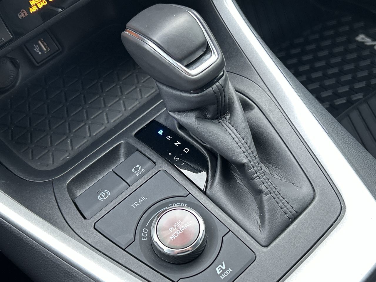 Toyota RAV4 Hybrid  2024 à Scarborough, Ontario