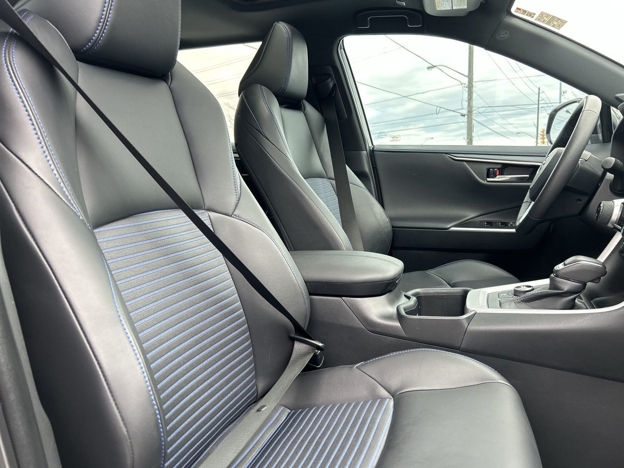 Toyota RAV4 Hybrid  2024 à Scarborough, Ontario