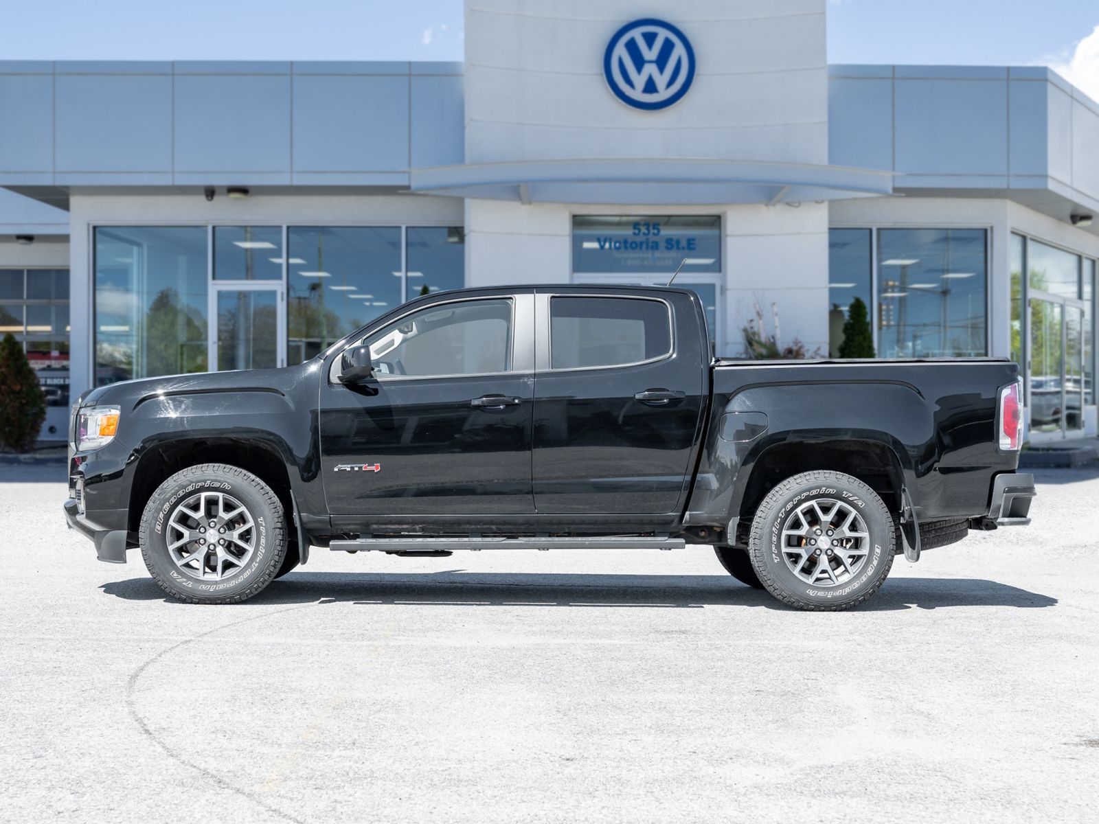 Photo 2021 GMC Canyon 4WD AT4 w/Leather #4