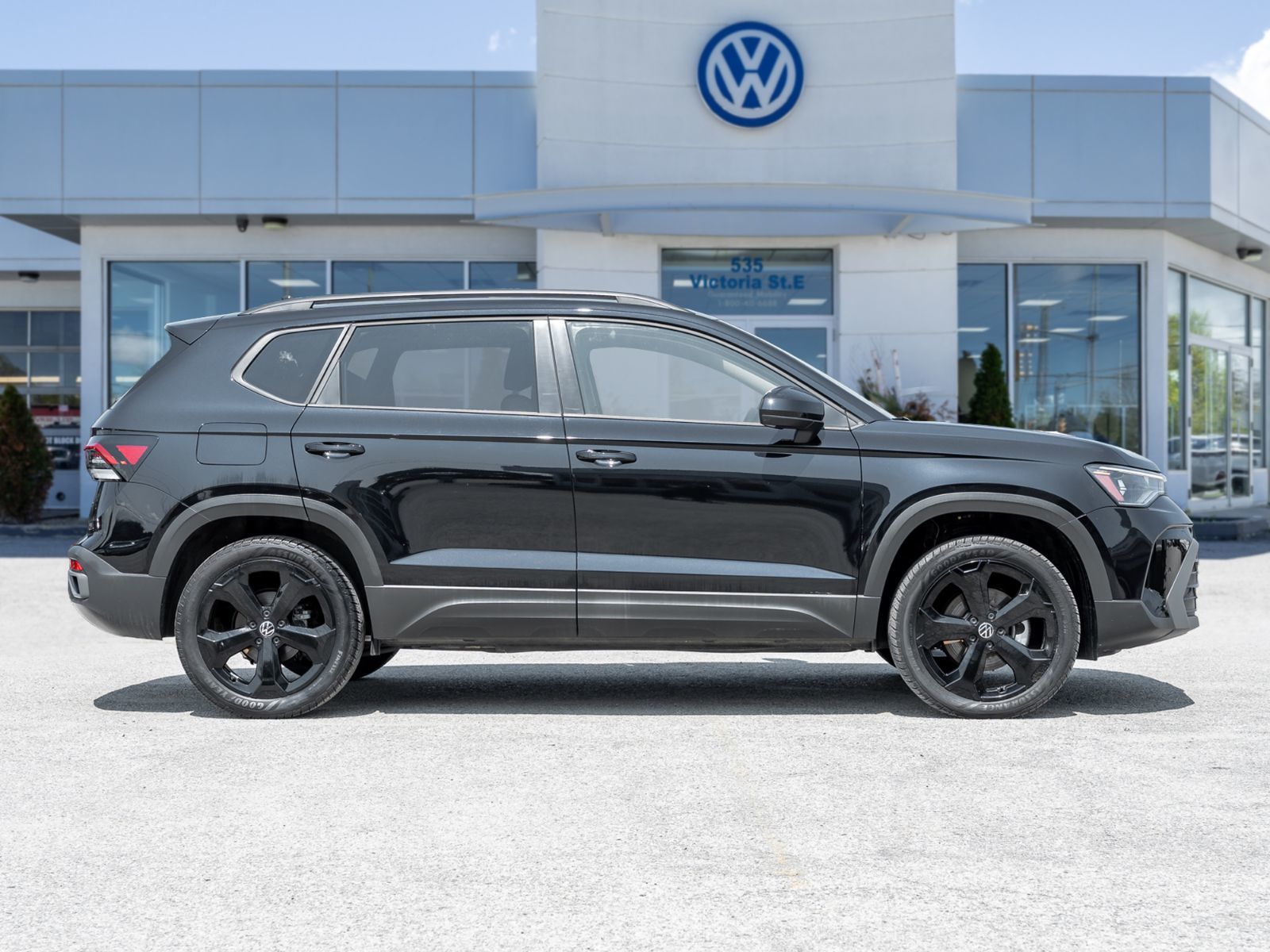 Photo 2025 Volkswagen Taos Comfortline Black Edition #5