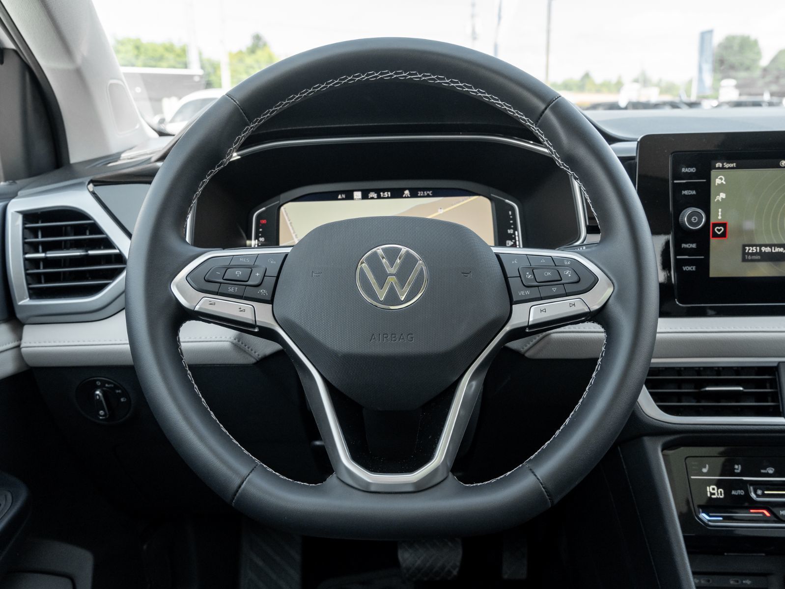 Photo 2026 Volkswagen Taos Highline 4MOTION #8