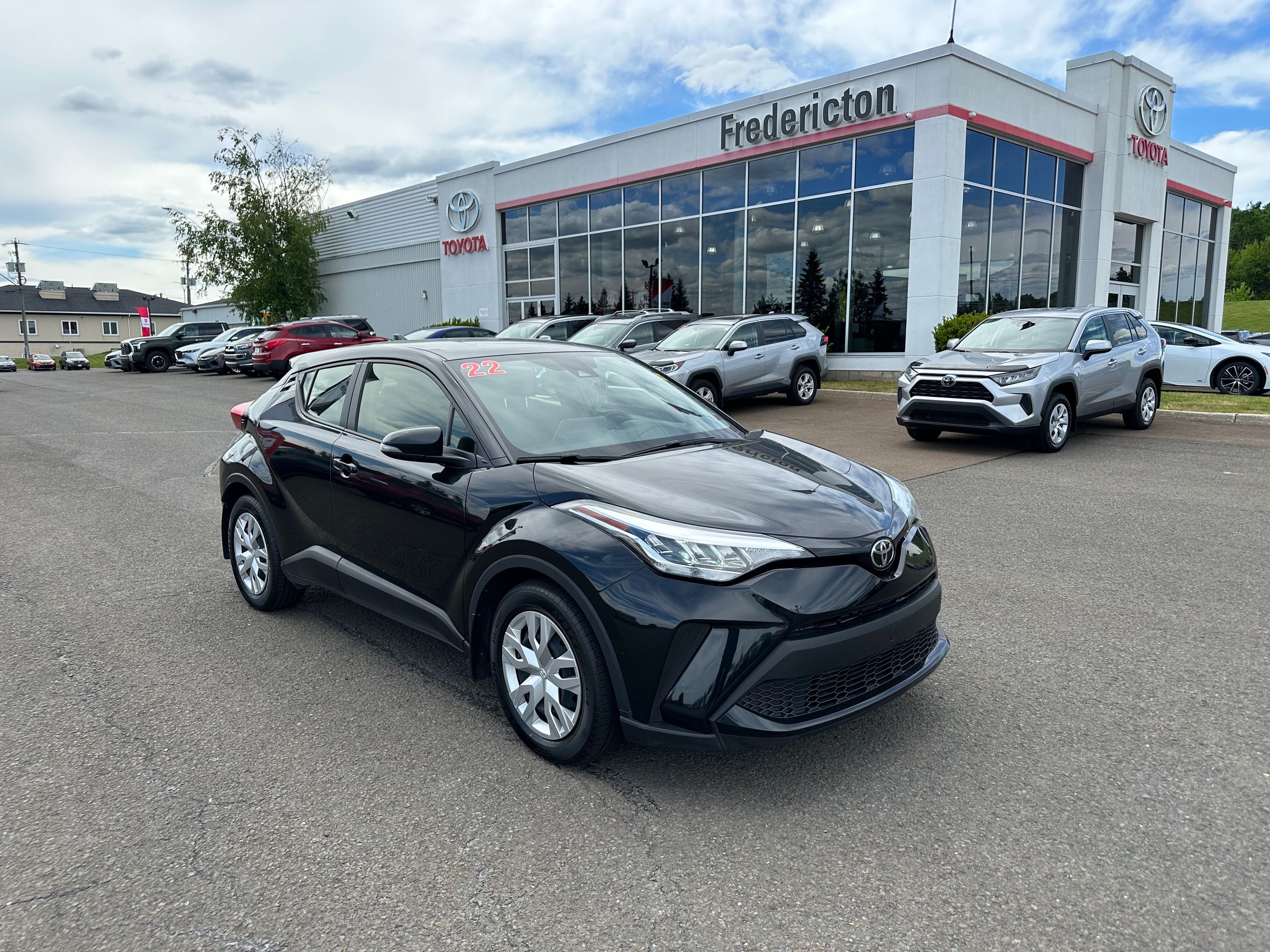 Fredericton Toyota 2022 Toyota CHR LE 229833