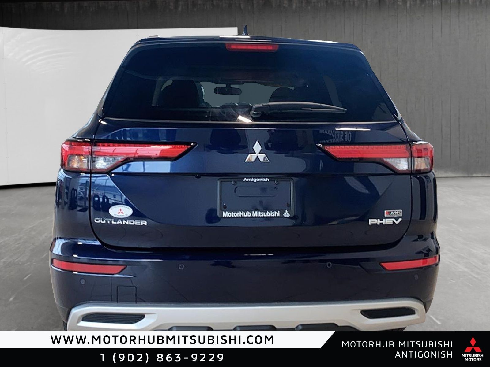 Photo 2024 Mitsubishi Outlander Plug-In Hybrid SEL #3