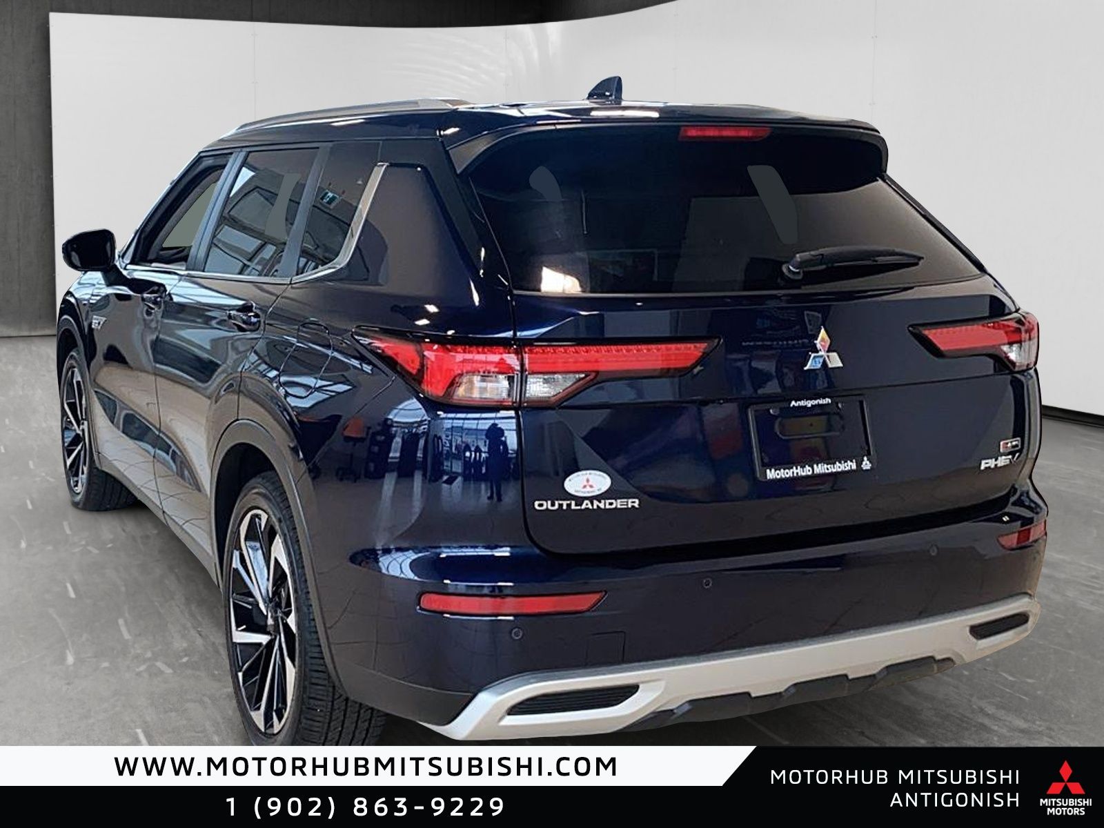 Photo 2024 Mitsubishi Outlander Plug-In Hybrid SEL #4