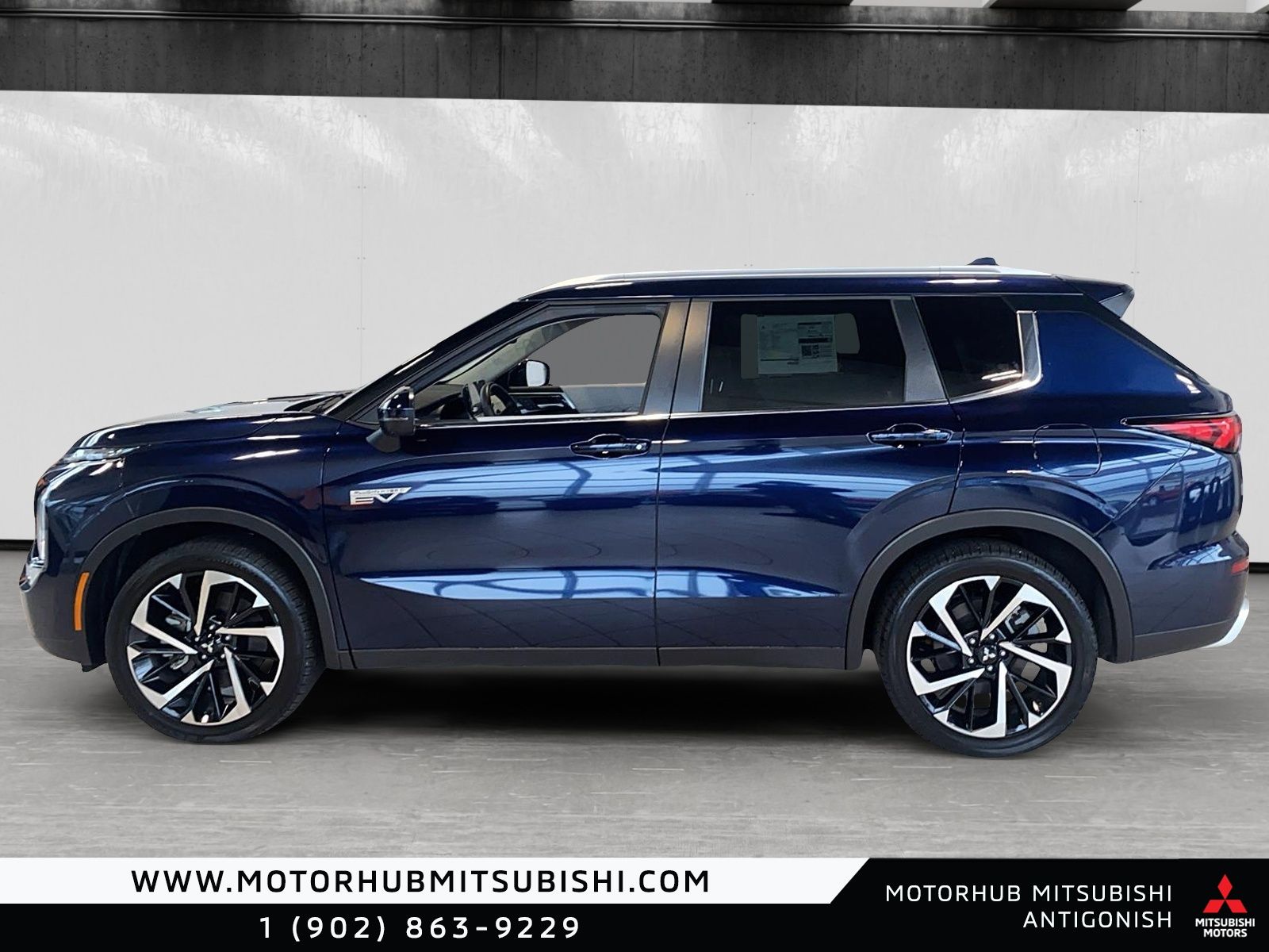 Photo 2024 Mitsubishi Outlander Plug-In Hybrid SEL #5