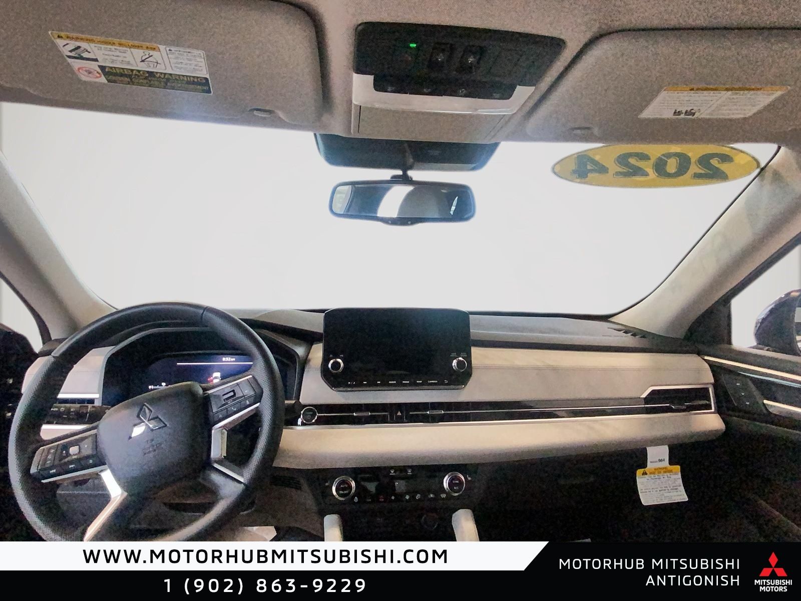 Photo 2024 Mitsubishi Outlander Plug-In Hybrid SEL #8