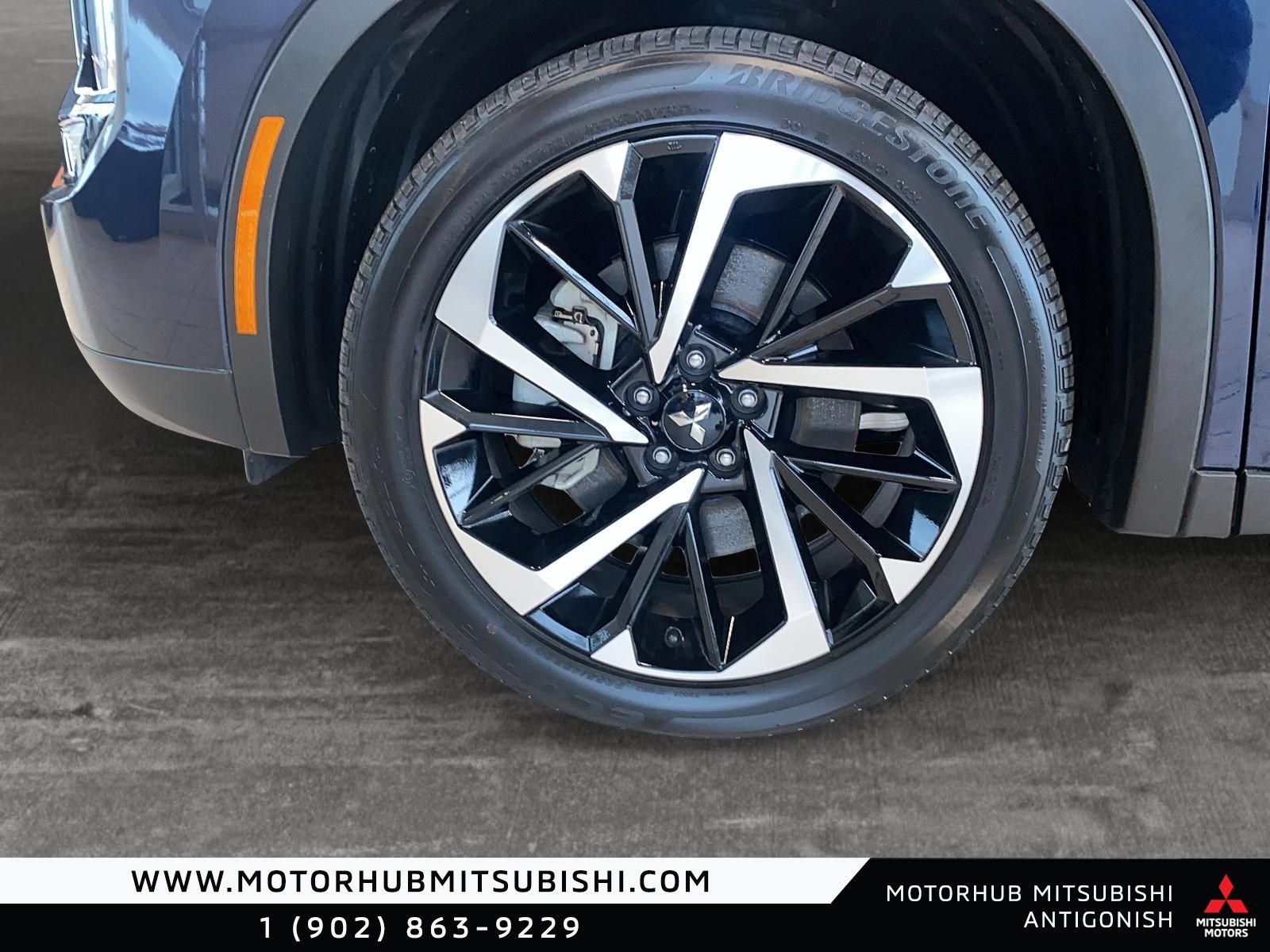 Photo 2024 Mitsubishi Outlander Plug-In Hybrid SEL #6