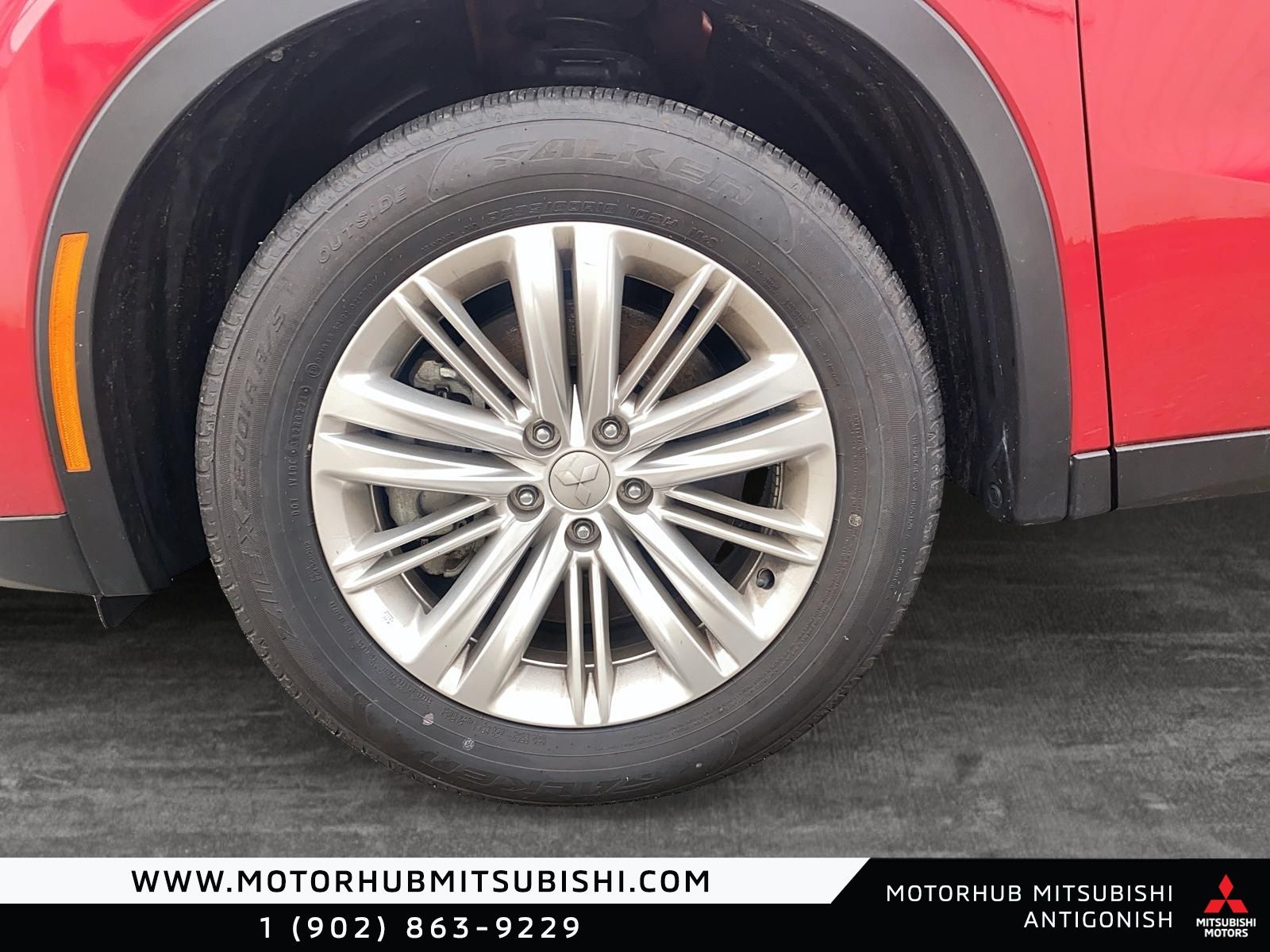 Photo 2024 Mitsubishi Outlander Plug-In Hybrid LE #6