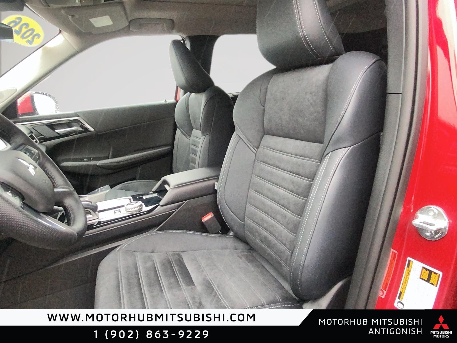 Photo Mitsubishi Outlander Plug-in Hybrid LE S-AWC 2026 #8