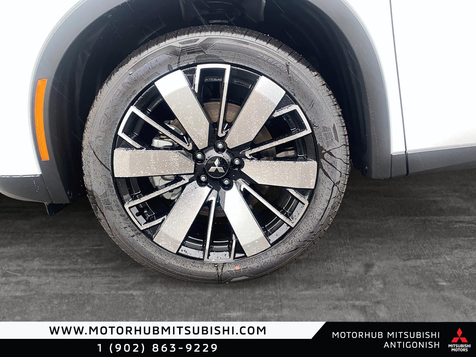 Photo Mitsubishi Outlander Plug-in Hybrid SEL S-AWC 2026 #7