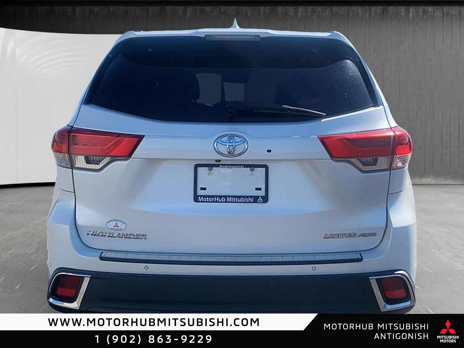 Photo 2019 Toyota Highlander Limited #3