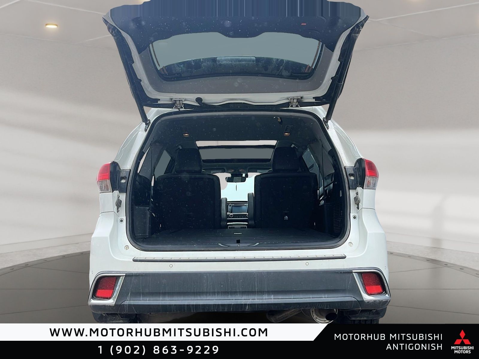 Photo 2019 Toyota Highlander Limited #6