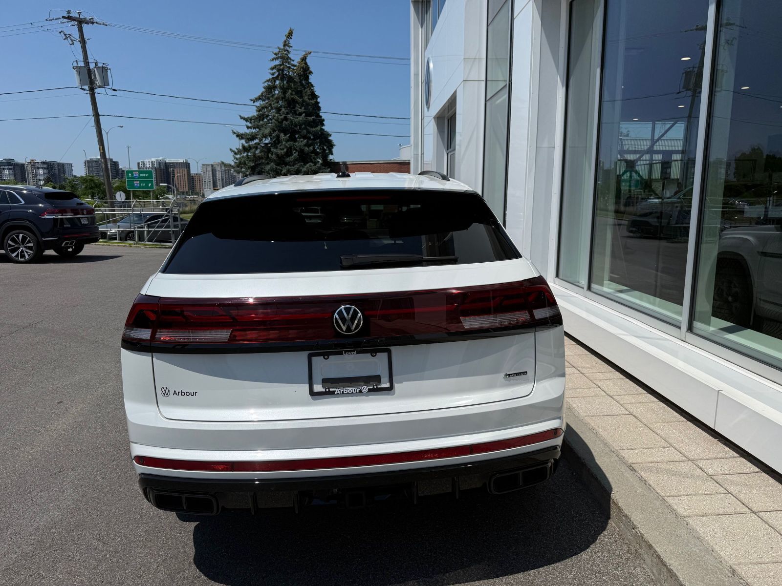 Photo Volkswagen Atlas Cross Sport Comfortline R-Line Black Edition 2025 #8