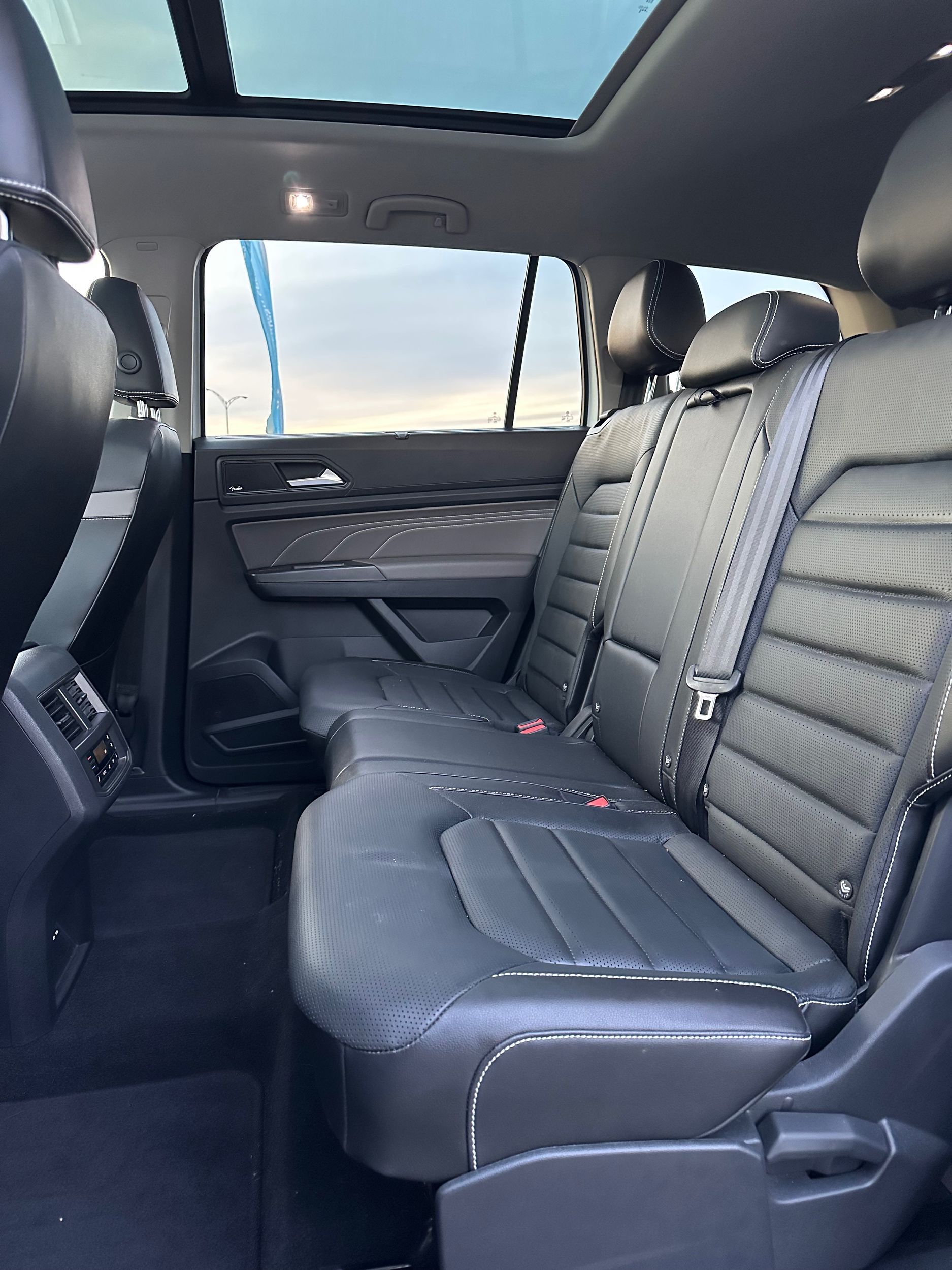 Photo 2023 Volkswagen Atlas Execline #8