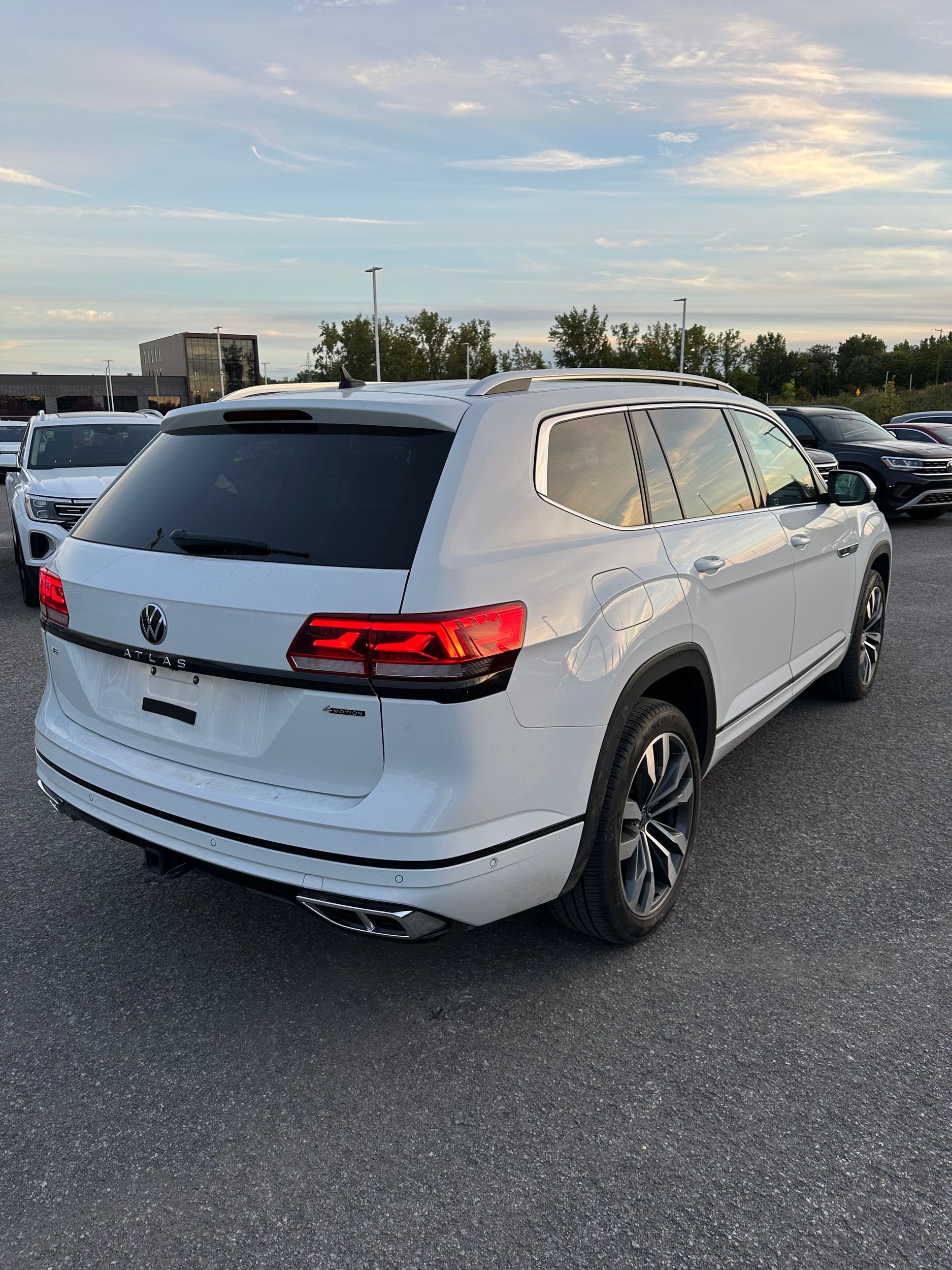 Photo 2023 Volkswagen Atlas Execline #6