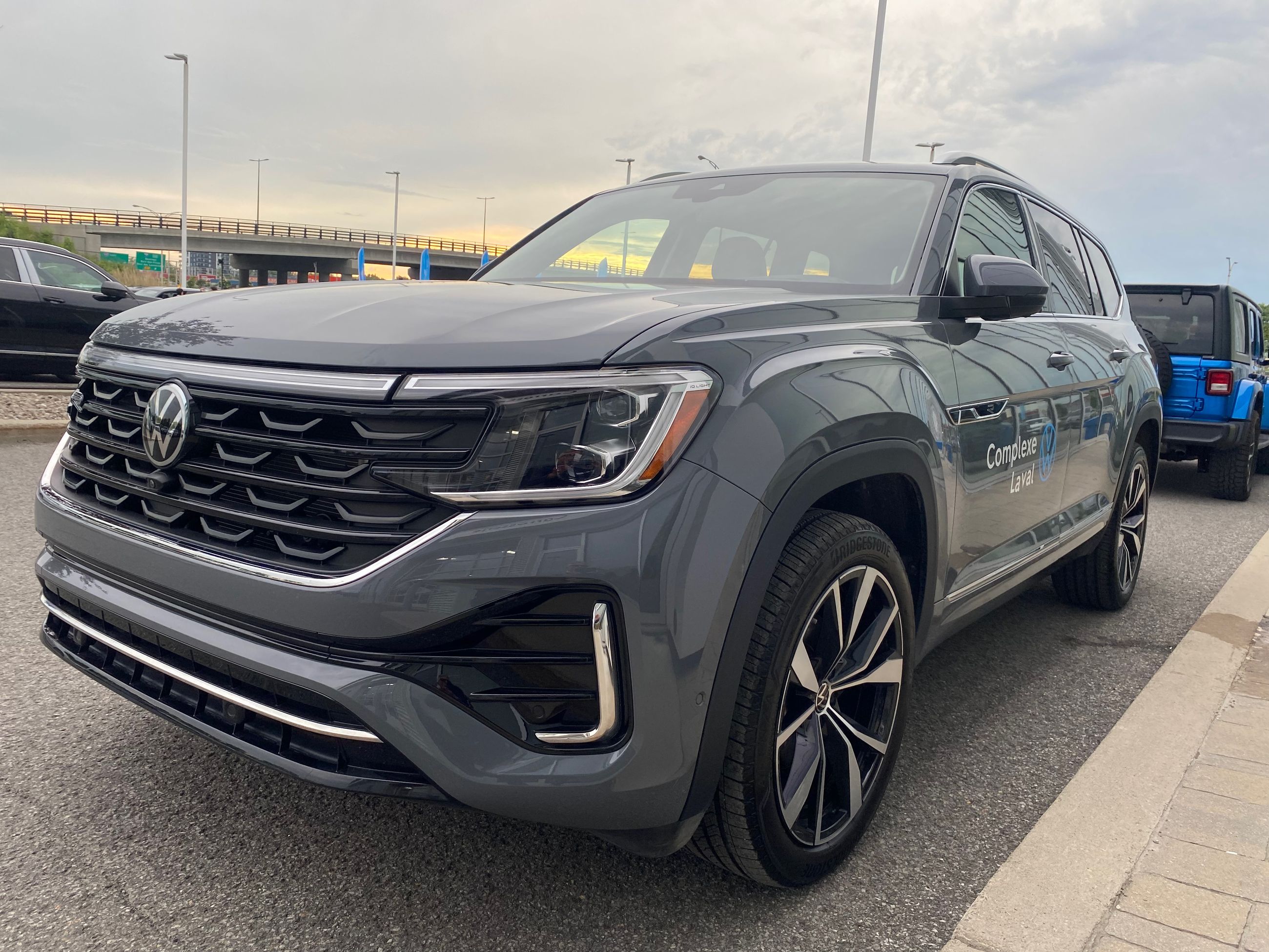 Photo 2025 Volkswagen Atlas Execline #2