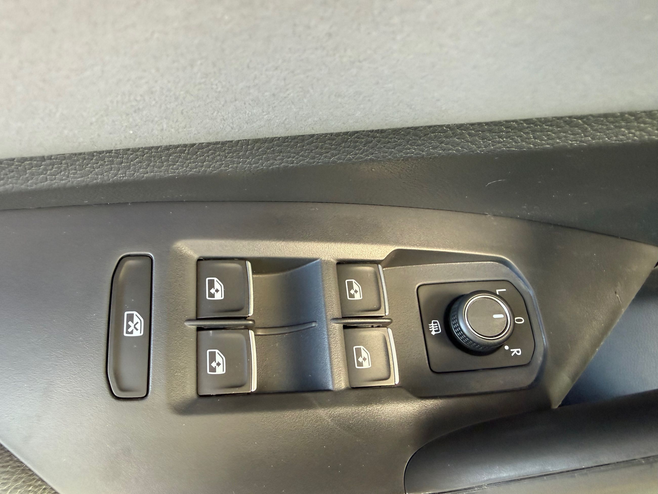 Photo Volkswagen Jetta Comfortline 2027 #8
