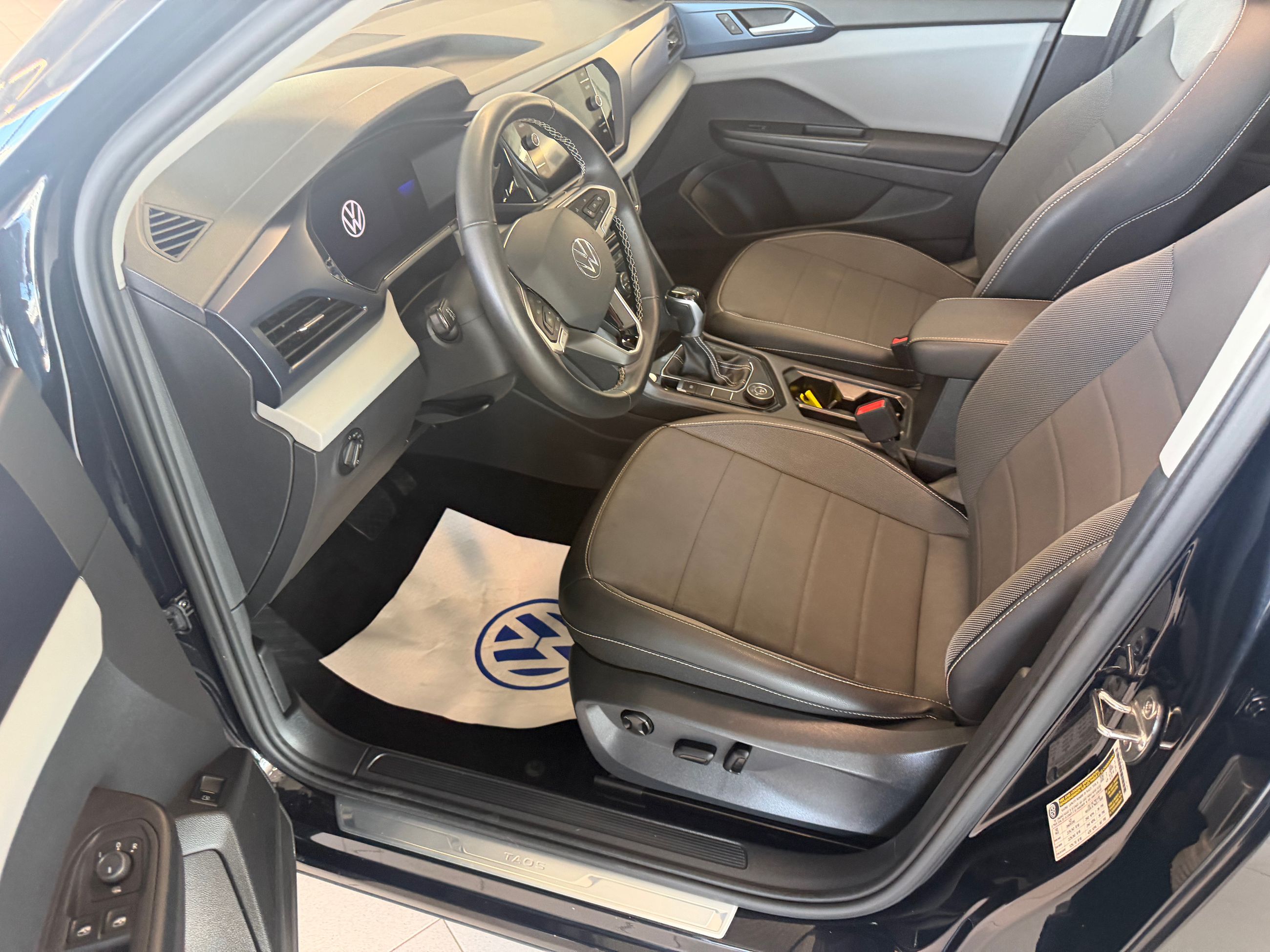 Photo 2022 Volkswagen Taos Comfortline #8