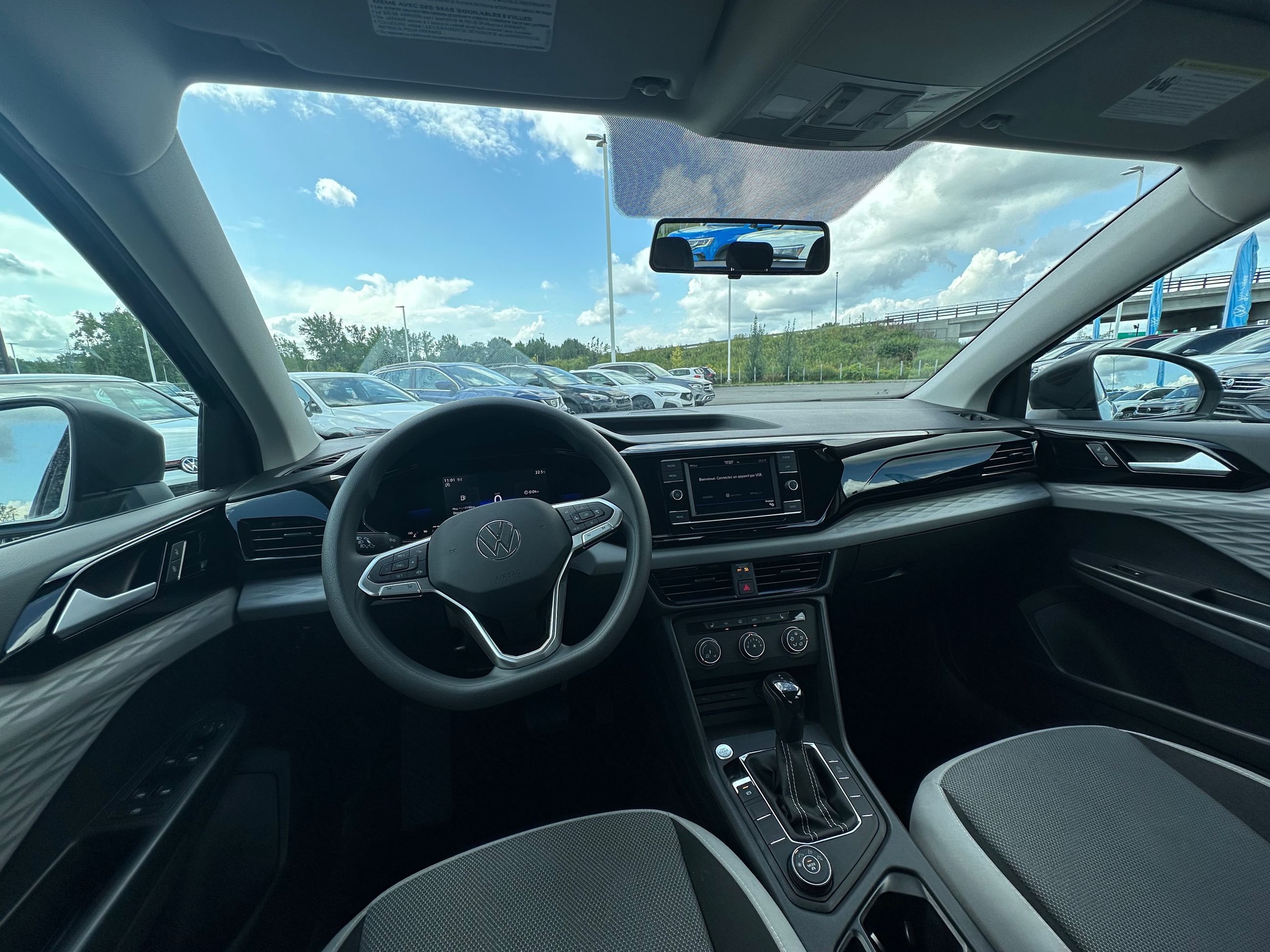 Photo Volkswagen Taos Trendline 2022 #8