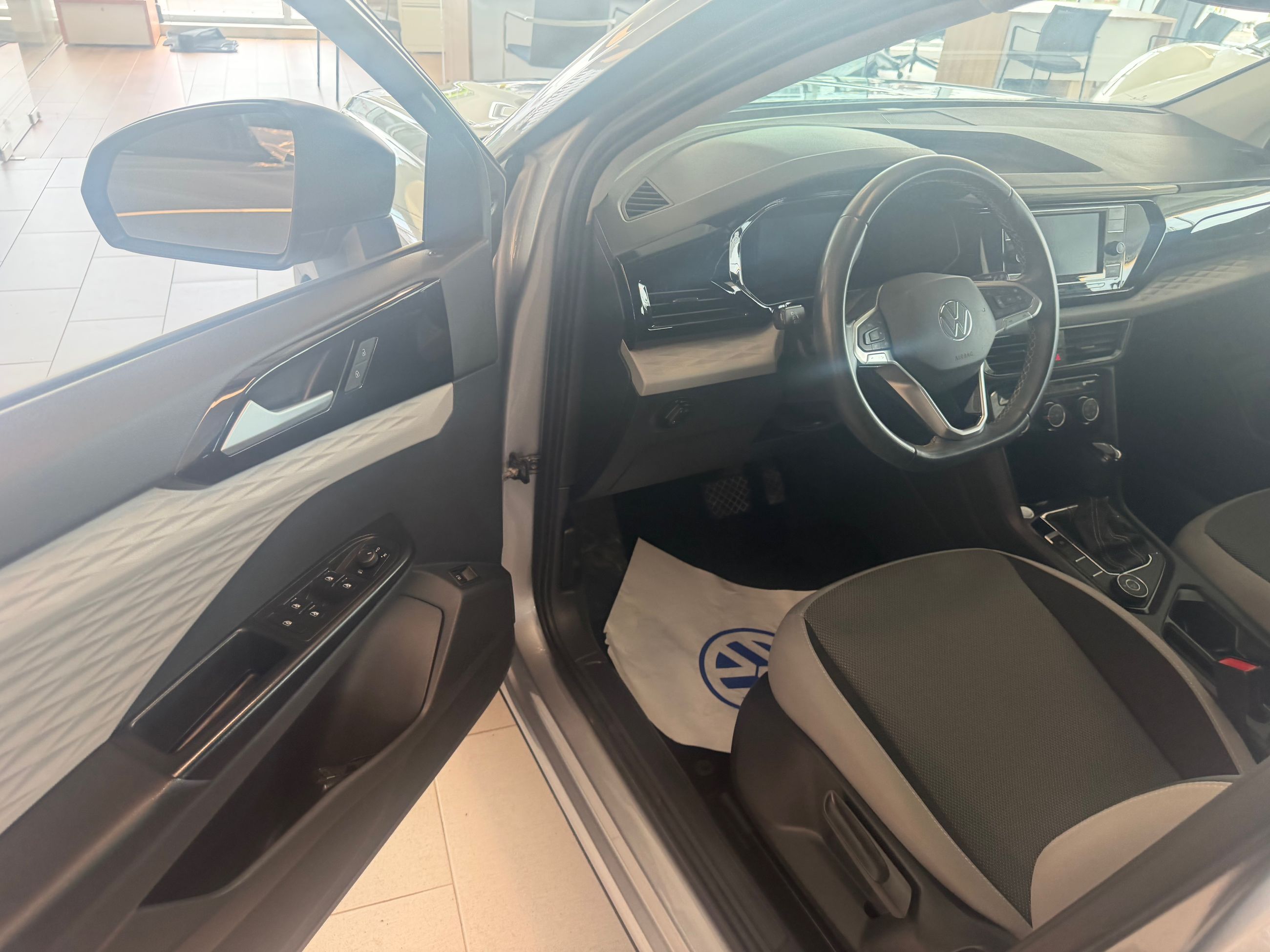 Photo 2023 Volkswagen Taos Trendline #8