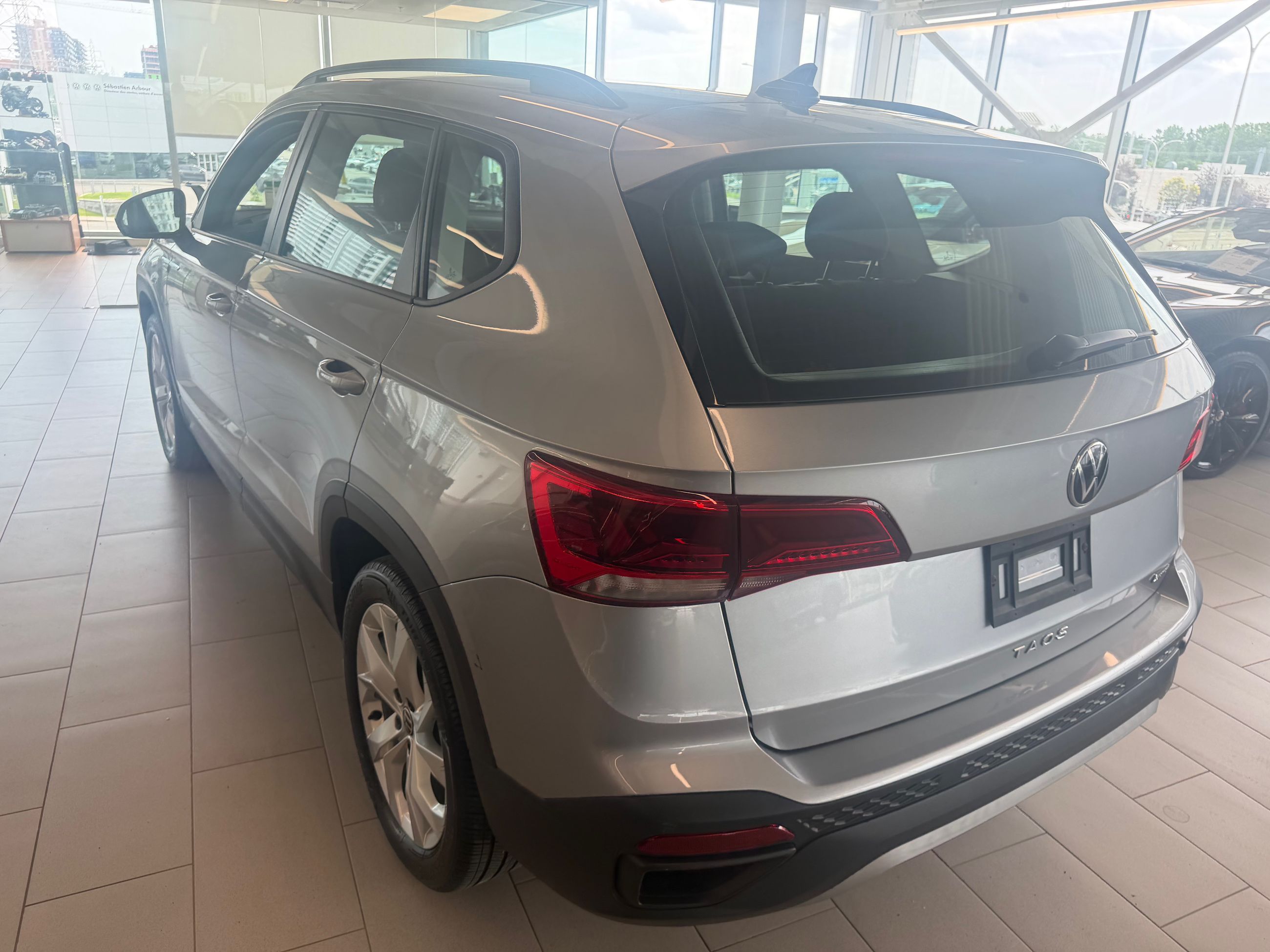 Photo 2023 Volkswagen Taos Trendline #5